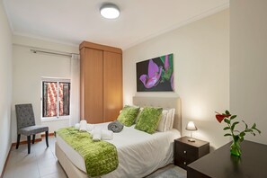 1 chambre, bureau, fer et planche Ă repasser, Wi-Fi