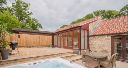 Dalby Cottage | sleeps 6 - Hot Tub, Dog Friendly - 5* Gold