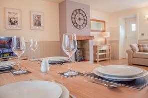 Dining - Keldy Cottage | sleeps 4 - Hot Tub, Dog Free - 5* Gold Award (Pickering)