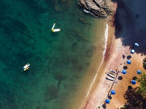 Una playa cerca