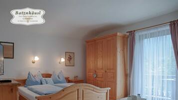 1 bedroom, travel cot, WiFi, bed sheets