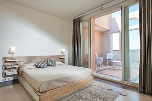 5 chambres, fer et planche à repasser, Wi-Fi, draps fournis