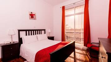 Soundproofing, free WiFi, bed sheets