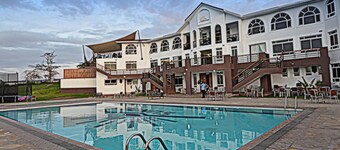 Greenpark Sundowner Hotel