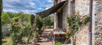 Privat villa med have og swimmingpool nær Siena.