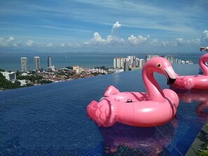 Pool - Located At Centre Of Penang (Tanjung Tokong)