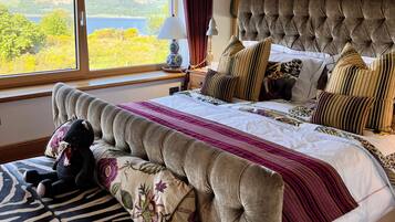 2 bedrooms, in-room safe, desk, iron/ironing board