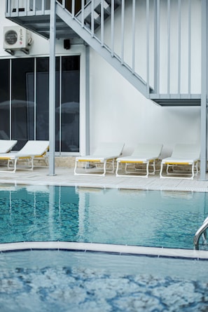 Piscine extérieure (ouverte en saison), cabanons gratuits