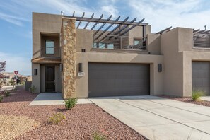 Townhome, Multiple Beds (Hermes Hideaway) | Exterior
