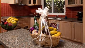 Refrigerador, microondas, horno y lavavajillas