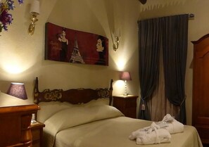 5 bedrooms, WiFi - Panoramic Lake Villa with indoor and outdoor pool (Sutri)