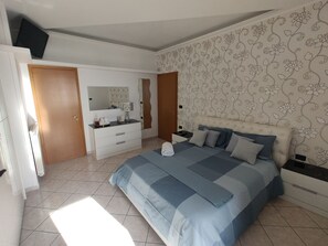 2 Schlafzimmer, Bügeleisen/Bügelbrett, WLAN, Bettwäsche