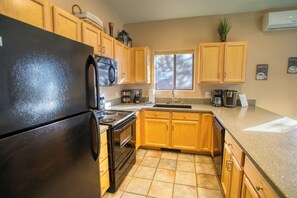 Fridge, microwave, oven, stovetop - Family quiet retreat, near hiking:Pinetop Paradise (Pinetop)