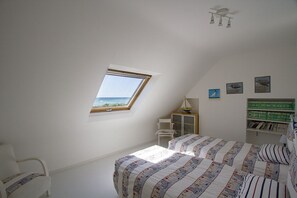 3 bedrooms, iron/ironing board, travel cot, WiFi