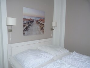 1 bedroom, travel cot, free WiFi