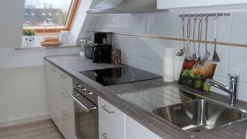 Stovetop, coffee/tea maker, electric kettle, toaster