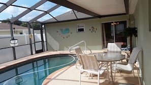 Outdoor pool - Beautiful 4 BR/2BA Private Pool Home Near Weeki Wachee Springs (Spring Hill, Florida, 34608)
