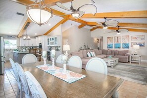 Interior - Ocean View Gem 3/2.5 Home 70` Dock Cabana Club included, and Jacuzzi on Property (Marathon)