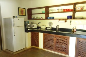 Kochgeschirr/Geschirr/Besteck