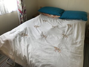 4 dormitorios, Internet, ropa de cama