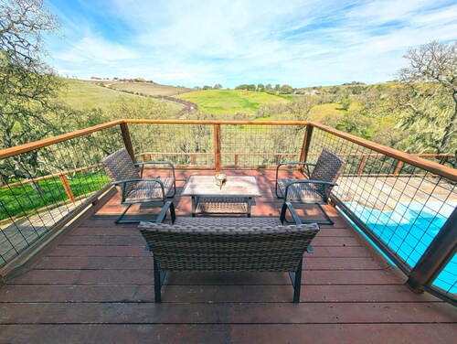 Ranch House Bungalow - Designer bungalow with views, pool, fire pit, hiking