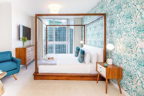 2 bedrooms, iron/ironing board, travel cot, WiFi - MVR - Wake to Water & Skyline Views (Miami)