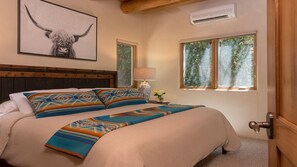 2 Schlafzimmer, Schreibtisch, Bügeleisen/Bügelbrett, WLAN