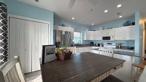 Unclassified image, 5 of 39, button