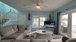 Unclassified image, 4 of 39, button