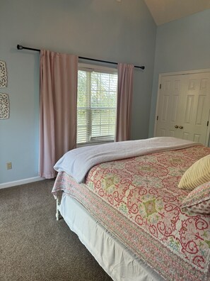 6 soveværelser, skrivebord, Wi-Fi, sengetøj