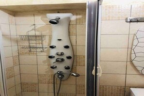 Shower, hair dryer, bidet, towels - La Casina Bella (L'Aquila)