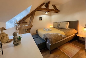 4 habitaciones, tabla de planchar con plancha y cuna de viaje