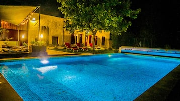 Piscine extérieure, piscine chauffée