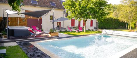 Piscine extérieure, piscine chauffée