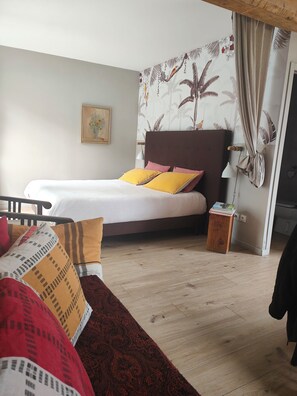 1 bedroom, WiFi, bed sheets