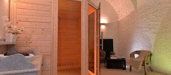 Louis XIV apartment ***** Marquisat de Vauban