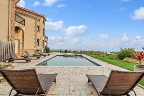 Pool - Luxurious Waterfront Retreat: Unwind in Hamptons Paradise (The Hamptons)