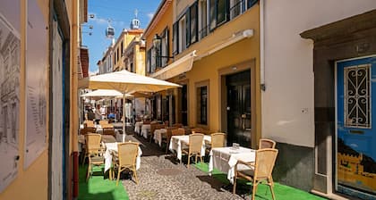 In pedestrianised Funchal Old Town | Taberna Apt 4