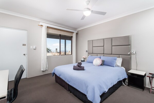 Iron/ironing board, WiFi, bed sheets, wheelchair access