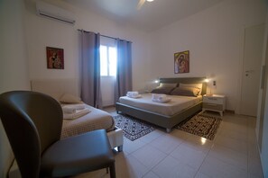 3 bedrooms, blackout curtains, iron/ironing board, free WiFi - Holiday home with air conditioning, WIFI AND PRIVATE PARKING (Ostuni)