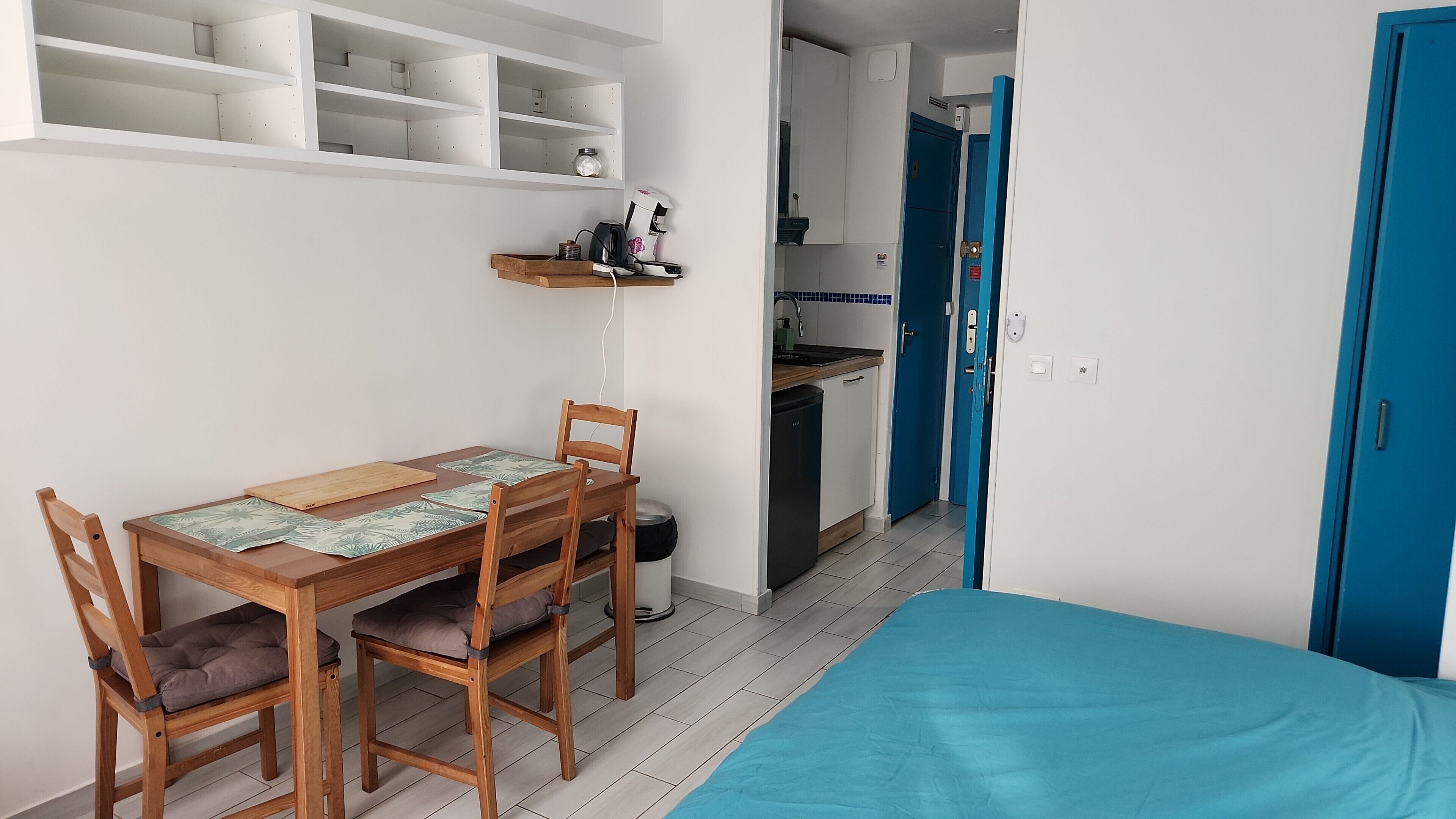 1 chambre, fer et planche à repasser, Wi-Fi, draps fournis