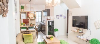 Mailz Haven Door 5 Modern 4BR apartment near SM