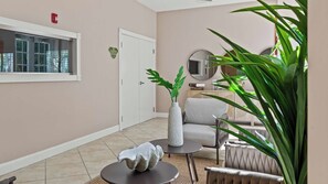 Interior - Mariners Club # 314  3 Bed 2.5 Bath Key Largo Beachfront Luxury Ocean views and 3 bedroom 2.5 bath condo (Key Largo)