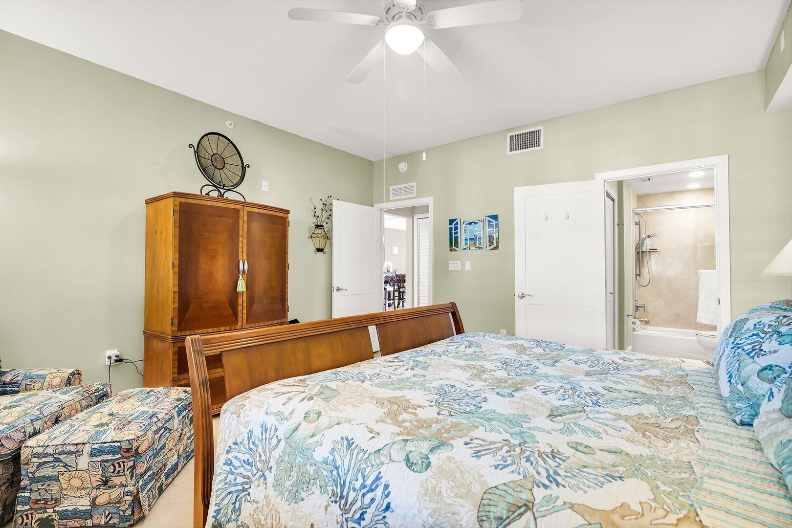 3 bedrooms, iron/ironing board, free WiFi, bed sheets