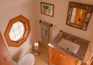 Bathroom - Wisehart Springs Inn (Paonia)