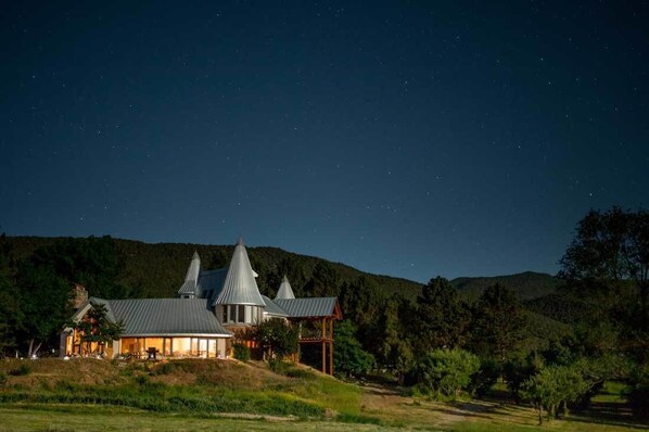 Property grounds - Wisehart Springs Inn (Paonia)