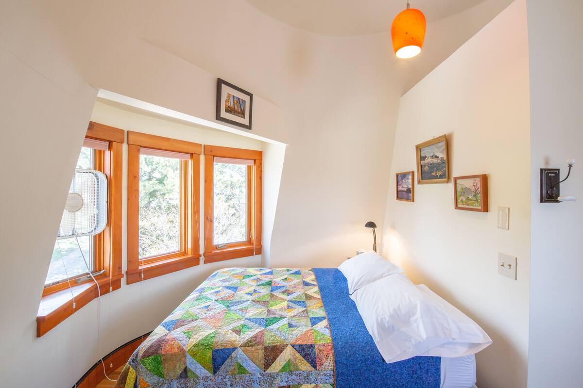 Eagle's Nest Room | Laptop workspace, iron/ironing board (on request), free WiFi