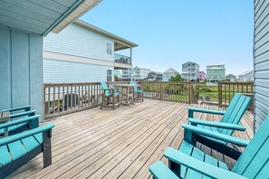 Outdoor dining - DOG FRIENDLY! EAST SIDE OF DUPLEX, PRIVATE BALCONY - BEACHBALL PROPERTIES (Gulf Shores)