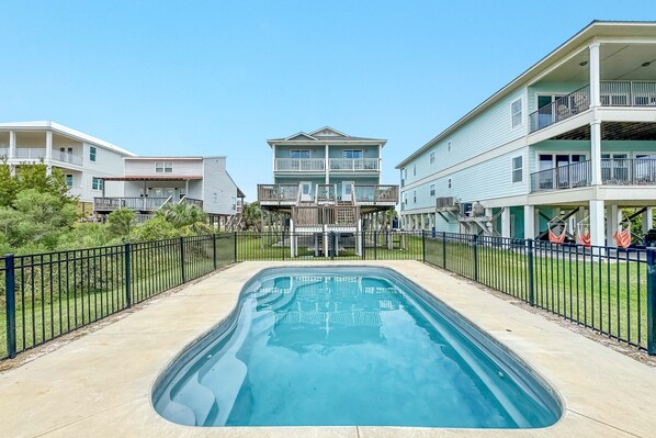 Pool - DOG FRIENDLY! EAST SIDE OF DUPLEX, PRIVATE BALCONY - BEACHBALL PROPERTIES (Gulf Shores)