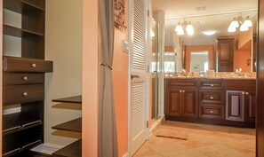 Unclassified image, 4 of 49, button